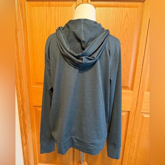 Vuori Halo Performance Hoodie 2.0 - Stone Heather - Picture 2 of 5
